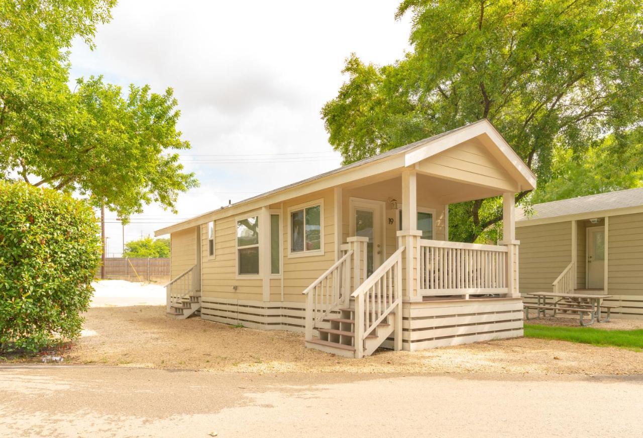 Austin Lone Star Rv Resort Exterior photo